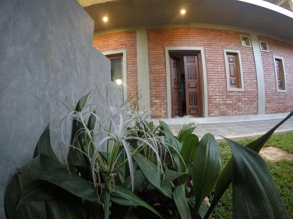 N 34 Mirissa Exterior foto